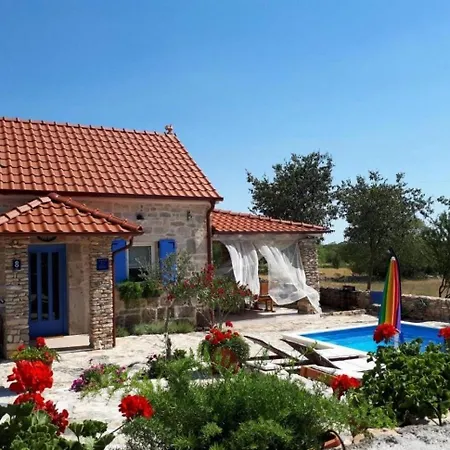 House With A Swimming Pool Puljane, Krka - 23038 Сasa de vacaciones *